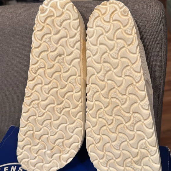 Birkenstock Women's White Sandals - Picture 5 of 7